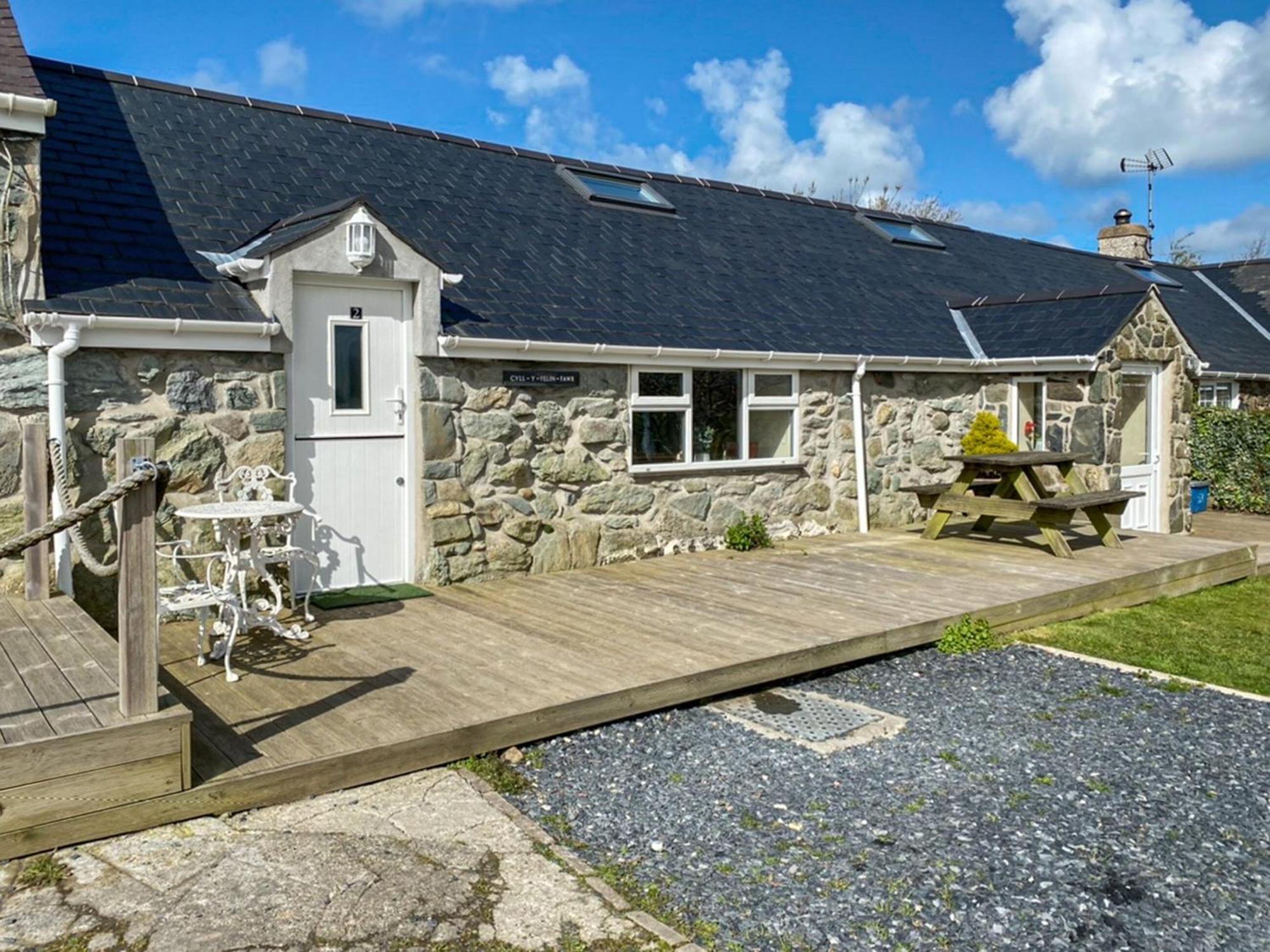 Cyll Y Felin Fawr 2 Villa อาเบอร์ดารอน ภายนอก รูปภาพ
